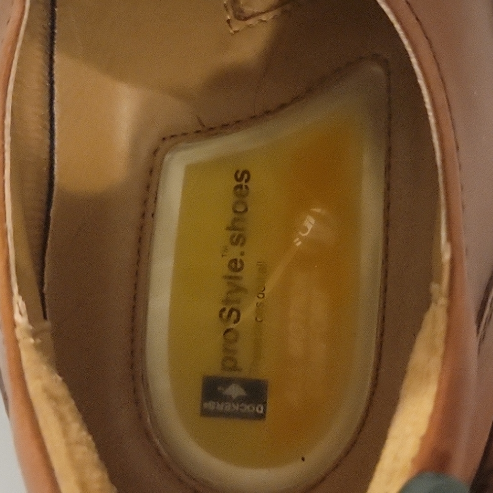 Shoes - Picture 2 of 4